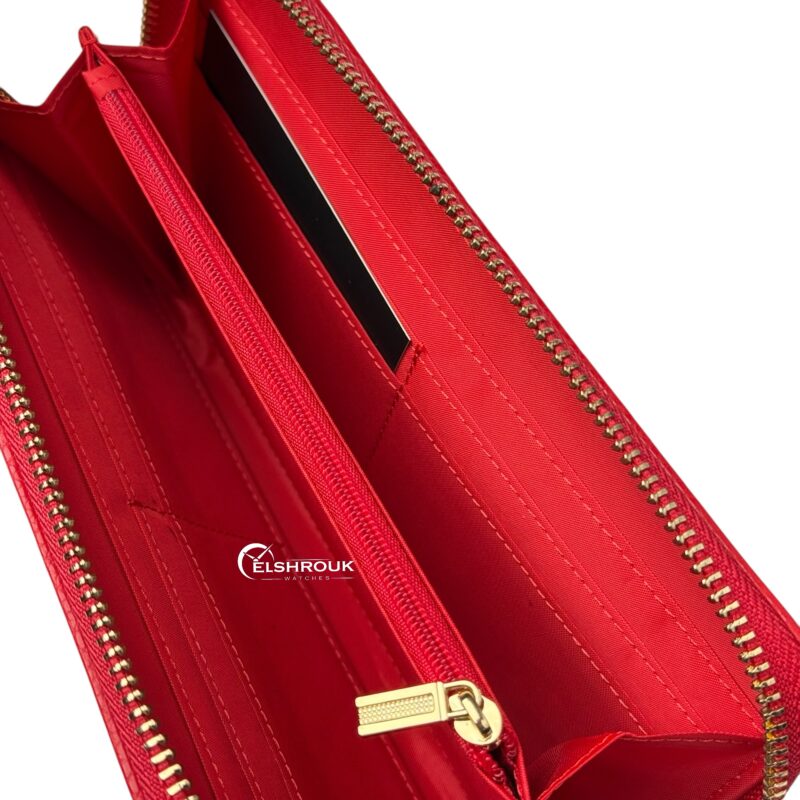 ⁦بوك تومي هيلفيغر للنساء بلون احمر⁩ - الصورة ⁦9⁩