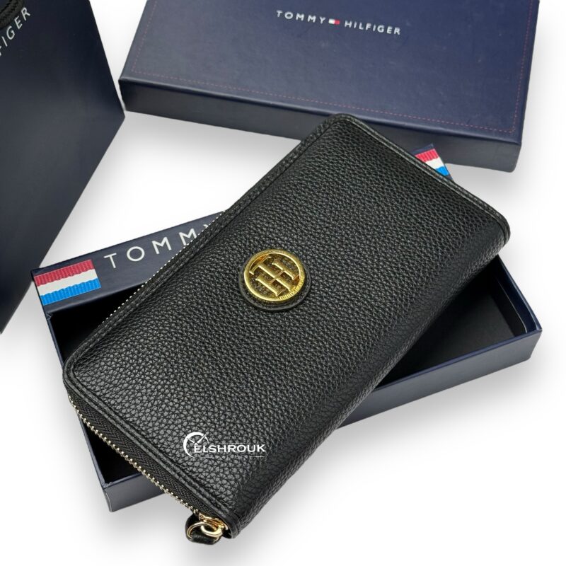 بوك تومي هيلفيغر للنساء بلون اسود