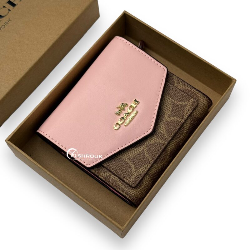 بوك كوتش للنساء بلون بني