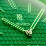 ⁦ساعة Audemars Piguet x Swatch Royal Pop GREEN EIGHT⁩ - الصورة ⁦5⁩