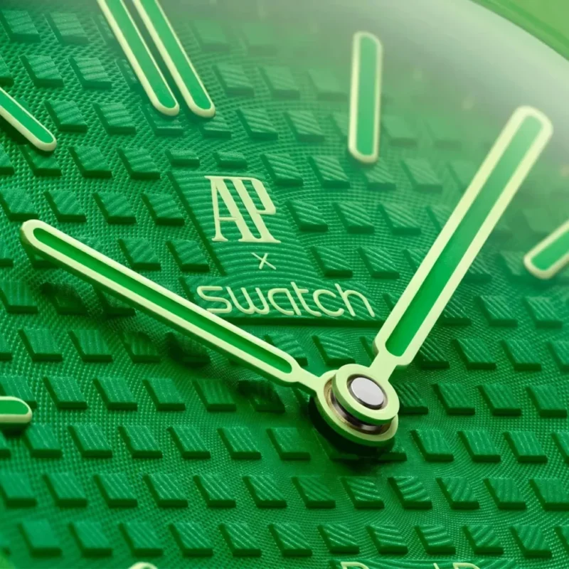 ⁦ساعة Audemars Piguet x Swatch Royal Pop GREEN EIGHT⁩ - الصورة ⁦5⁩