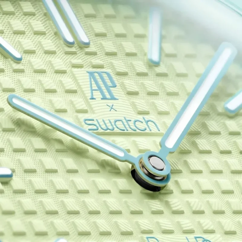 ⁦ساعة Audemars Piguet x Swatch Royal Pop BLAUE ACHT للجنسين⁩ - الصورة ⁦4⁩