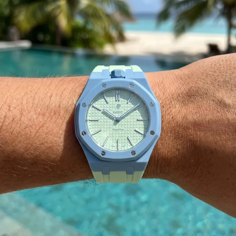 ⁦ساعة Audemars Piguet x Swatch Royal Pop BLAUE ACHT للجنسين⁩ - الصورة ⁦5⁩